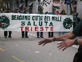 Uno striscione del gruppo di Bergamo per salutare Trieste. - Clicca per ingrandire la foto...