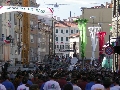 Il corteo affollatissimo passa in Piazza Garibaldi. - Clicca per ingrandire la foto...