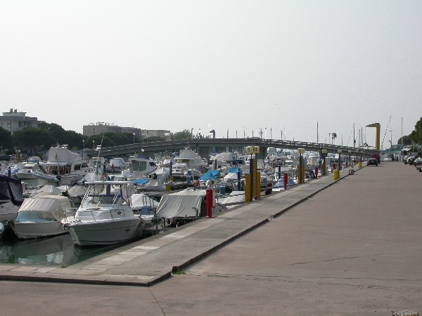 Lignano Sabbiadoro: il porto turistico.