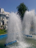 Pitesti, fontana del Municipio (inviata da Marilena) - Clicca per ingrandire la foto...