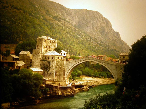 Ponte originale di Mostar nel 1983 (inviata da giò)