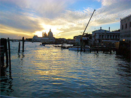 Tramonto a Venezia alla Salute (inviata da Vincenzo)